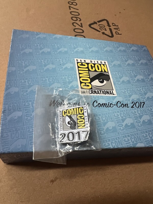 San Diego Comic Con 2017 Exclusive Enamel Pin & Box