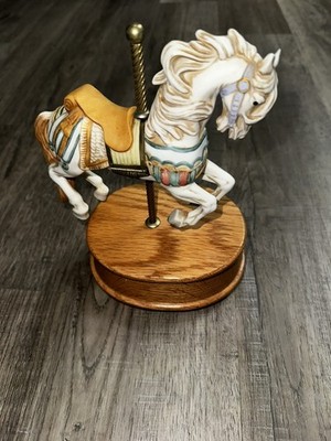 Vintage 1984 Willitts Design CAROUSEL HORSE Porcelain Figurine Wooden Stand  