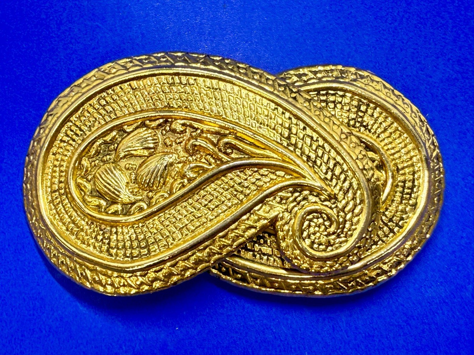 Large Swirl Pattern Interlocking Two Piece Vintag… - image 4