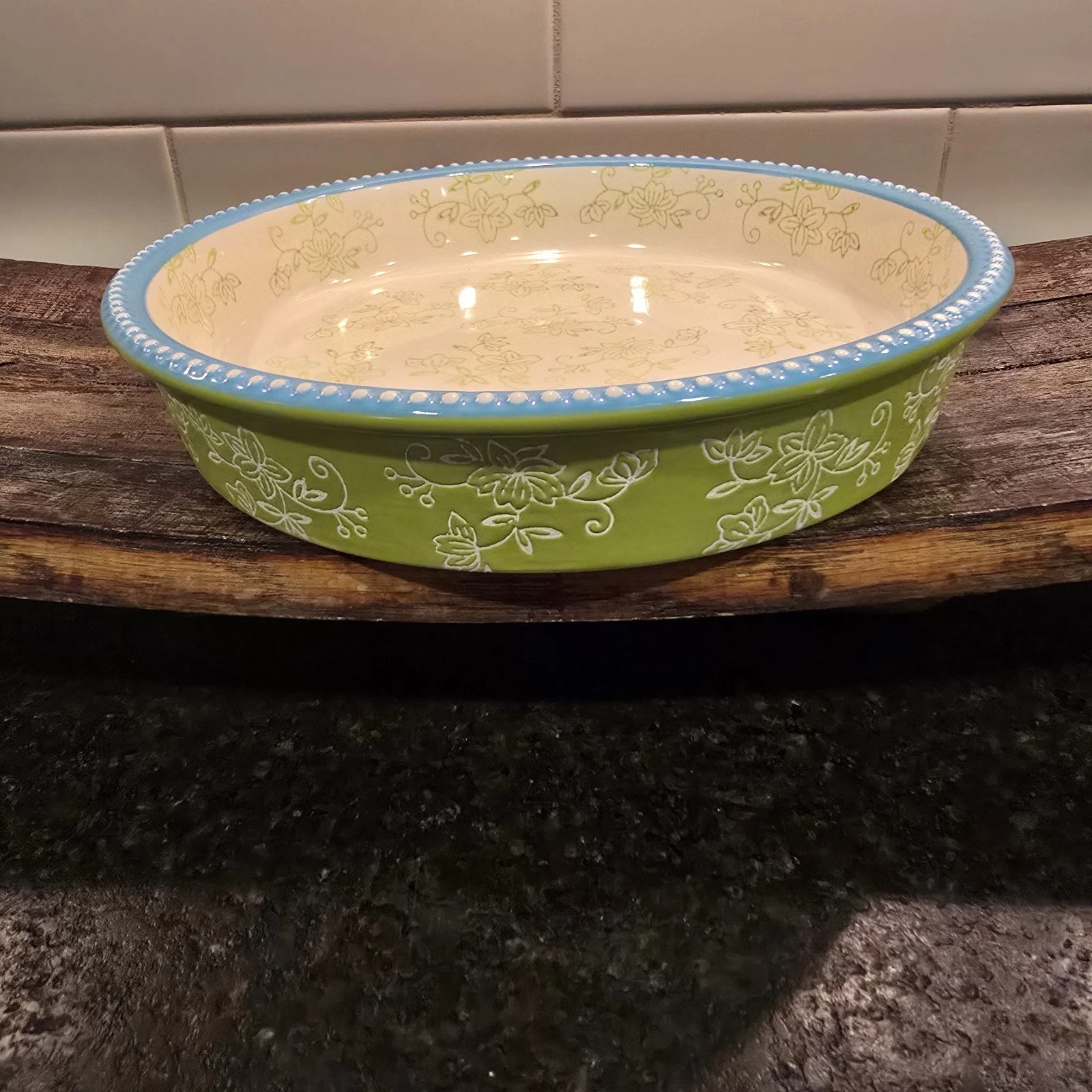 Temp-Tations Floral Lace Light Green W/ Aqua Edging 9" Pie Plate Baking Dish