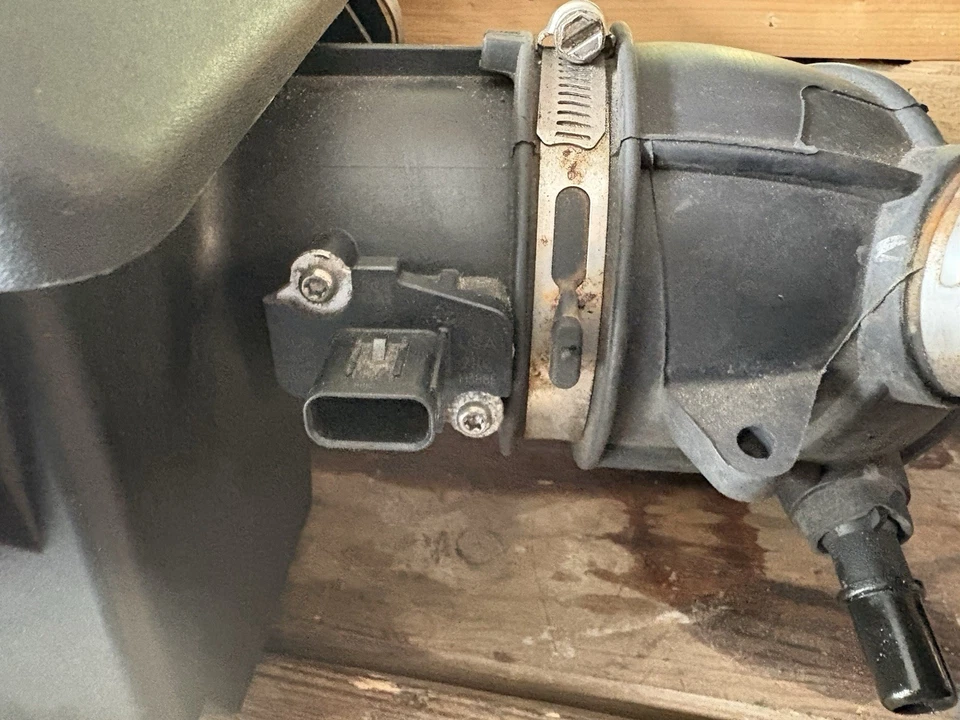 2009 FORD ESCAPE MERCURY MARINER 3.0L Air Intake Cleaner Filter Housing Box OEM - Image 4 of 4