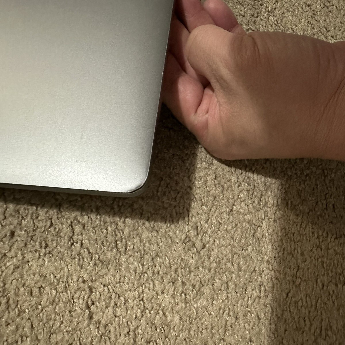 Apple MacBook Pro 15 A1707 Late 2016 Touchbar i7 2.7GHz 16GB Apple MacBook Pro 15 A1707 Late 2016 Touchbar i7 2.7GHz 16GB