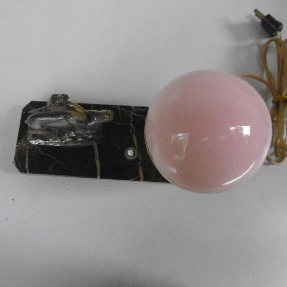 ancienne lampe de chevet biche et boule rose sur marbre - Photo 4/4