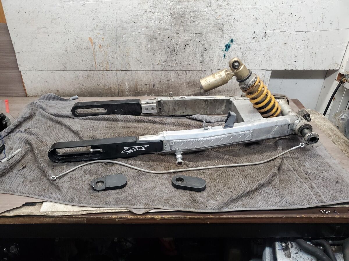2000 Kawasaki Ninja ZX9R ZX9 ZX 9 R Extended Swingarm Swing 2000 Kawasaki Ninja ZX9R ZX9 ZX 9 R Extended Swingarm Swing