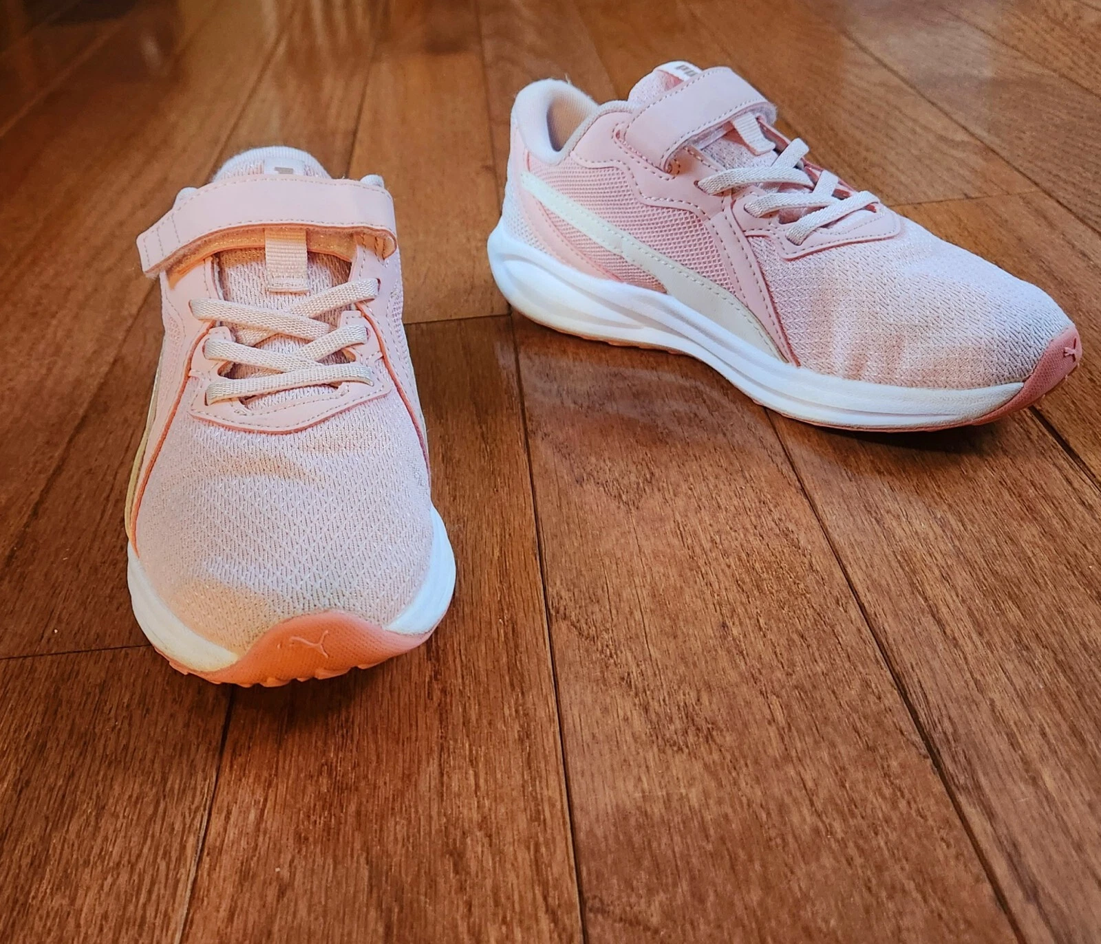 Sneakers rosa Puma Twitch taglia 2C bianche finiture gancio e chiusura ad anello usate