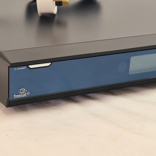 Humax Foxsat-HDR 320GB Freesat+ HD Recorder Twin Tuner HDMI Remote - Picture 4 of 20