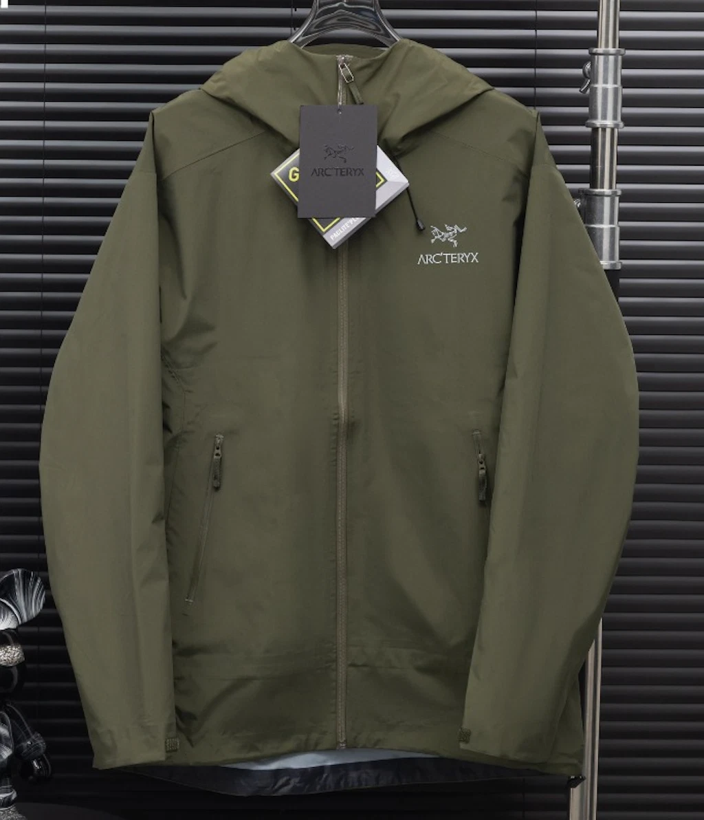 Arc'teryx Green Regular Size Coats, Jackets & Vests for Men for