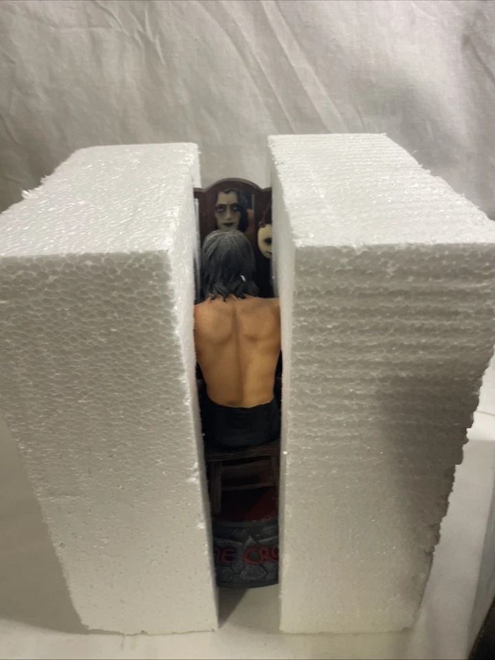 The Crow Eric Draven Brandon Lee Statue Diorama Resin Limited Complete Neca - Image 3 of 4