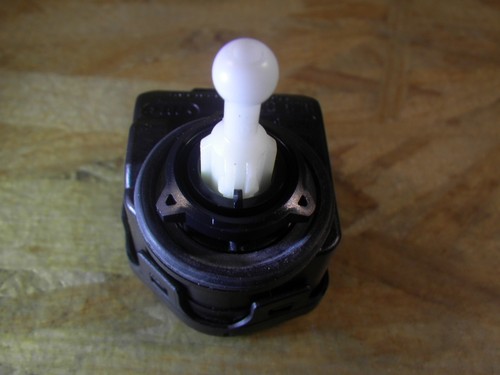 325234 Stellmotor Scheinwerfer links VW Passat B5.5 Variant (3B6) 1J0941295C