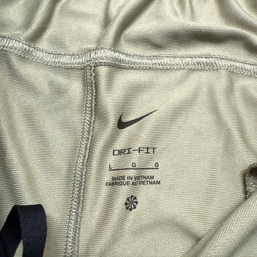Neu mit Etikett Nike Herren L Standard Passform 7" Laufen Trainingsshorts grün sportlich - Bild 2 von 11