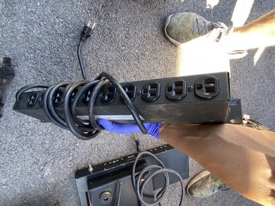 Geist 10-Outlet Rackmountable Power Distribution Unit 125V 15A BR100-10