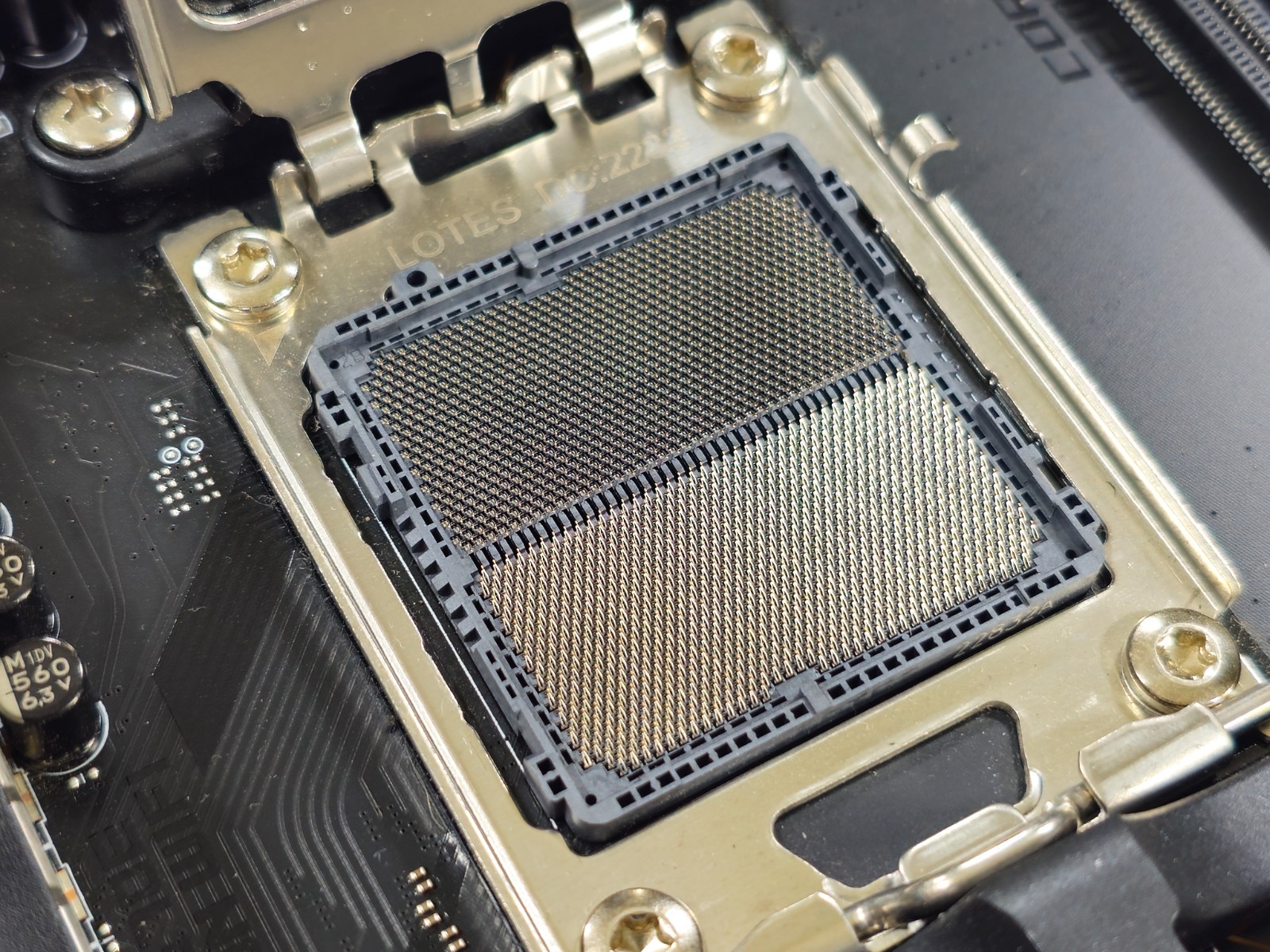 MSI MPG X670E CARBON WIFI AM5 Ryzen 7000 + 9000 Series DDR5 ATX Motherboard