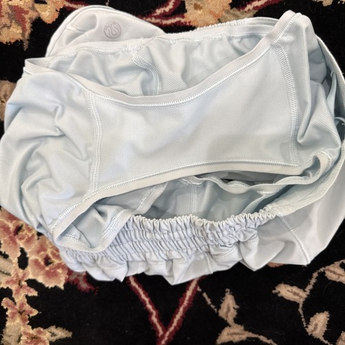 Lululemon Hotty heiße Shorts Größe 6 hellblau - Bild 11 von 11