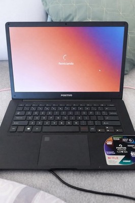 Kompakter 14'' Laptop Positivo Motion Plus | 4GB RAM | Ideal für Netflix & Office