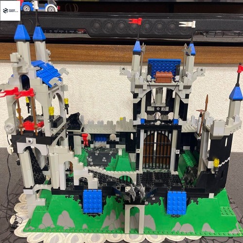 LEGO System Castle Royal Knight's Castle 6090 In 1995 Used Retired - Picture 10 of 15