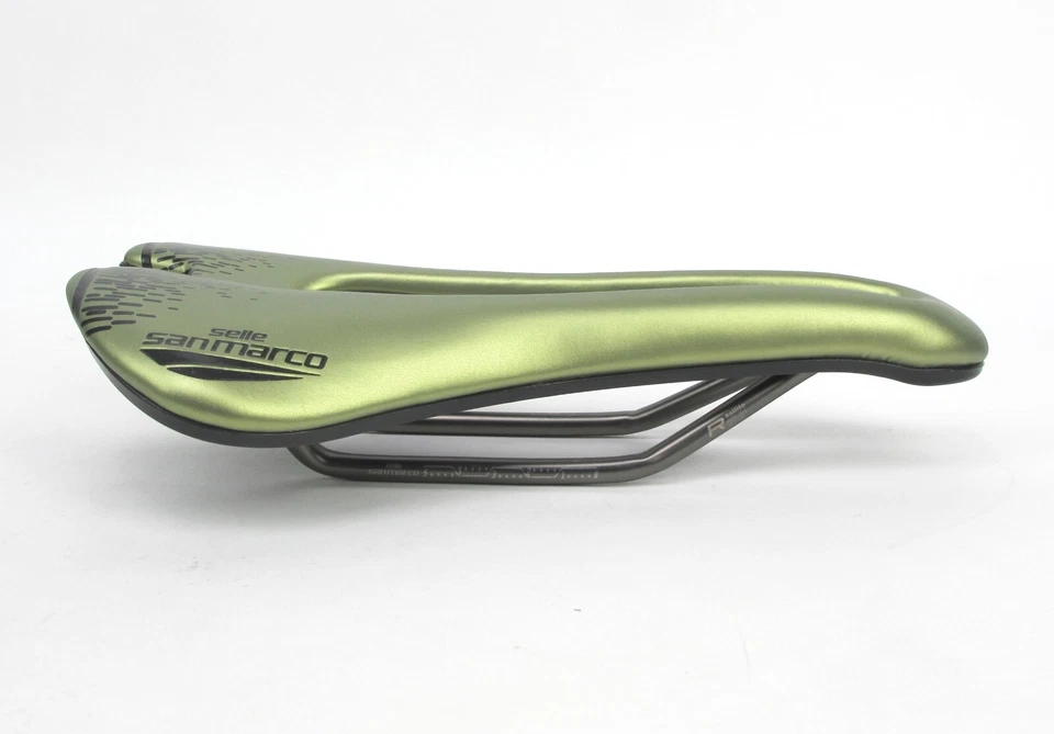 Sillín corto de carretera estrecho ajuste abierto Selle San Marco Aspide Xsilite dorado $175 precio de venta sugerido por el fabricante Foto 3 de 4
