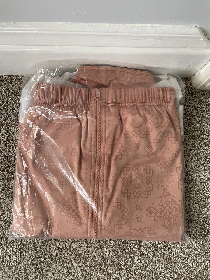 Clot X 耐克玫瑰金丝绸运动服,尺寸 M,罕见! 果汁店  — 第 3/3 张图片