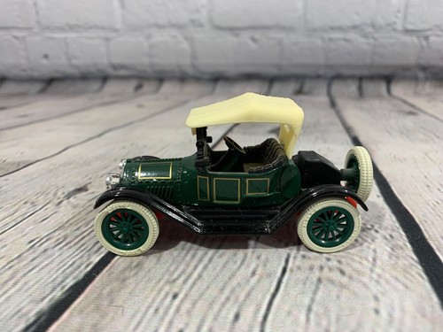 Vintage Plastic Miniature luxury Model Cars scale 1:64 Set of 4 - Picture 8 of 18