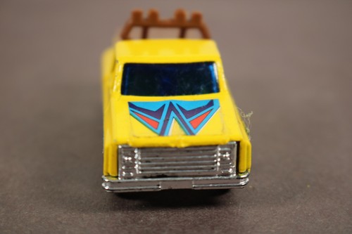 Vintage YELLOW Chevy Stepside Hong Kong Base LQQK - Picture 2 of 6