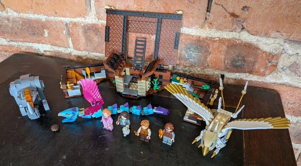 LEGO Harry Potter 75952 Newt's Case of Magical Creatures, photo 1 of 4