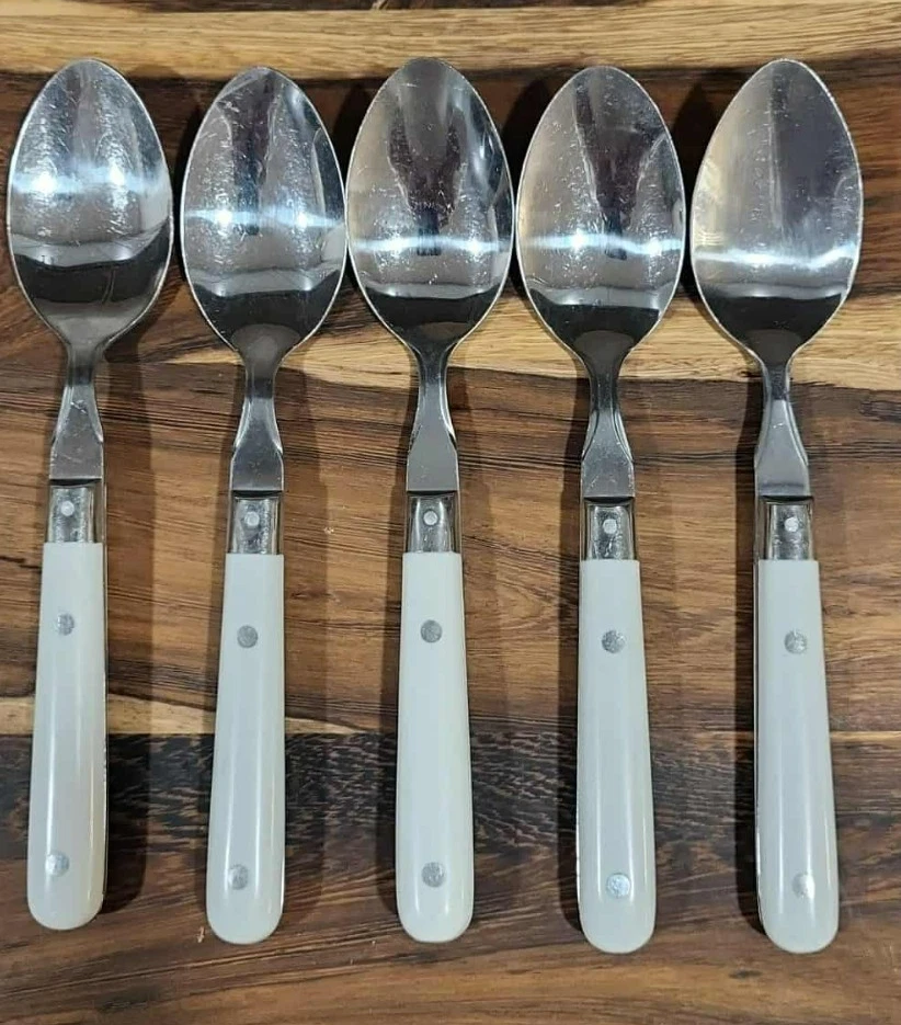 Conjunto de Talheres Mardi Gras Cabo Branco 37 peças Tailândia Aço Inoxidável Cozinha Vintage - Imagem 2 de 4