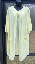Vintage Merrytime 2 pc Yellow Nylon Peignoir Set Robe Nightgown Size L