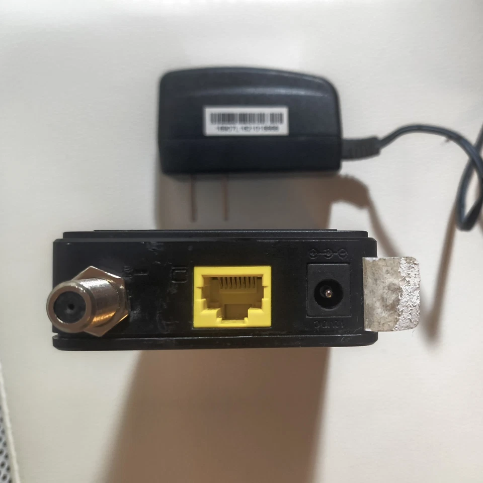 linksys cm3008 Modem + charger - Image 3 of 4