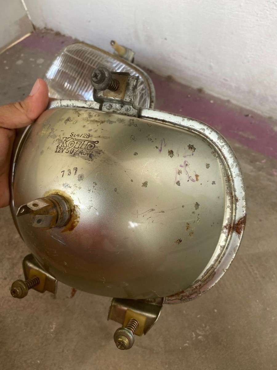 MAZDA Familia 1000 Deluxe SEDAN Wagon Headlight Lamp Genuine Part