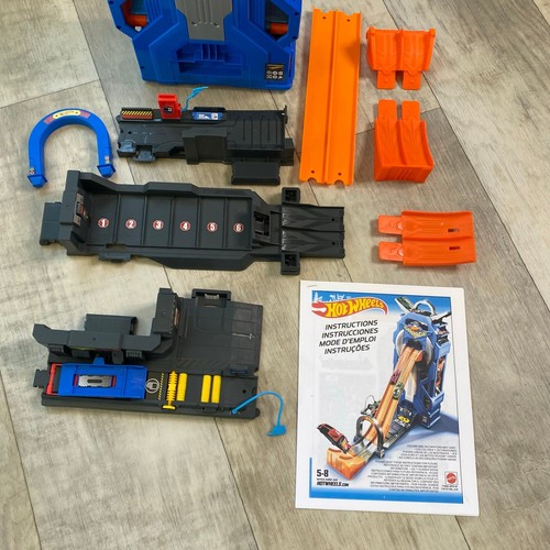 Hot Wheels City 2018 Mega Garage Play Set by Mattel FTB68 Room for over 35 cars - Picture 16 of 16