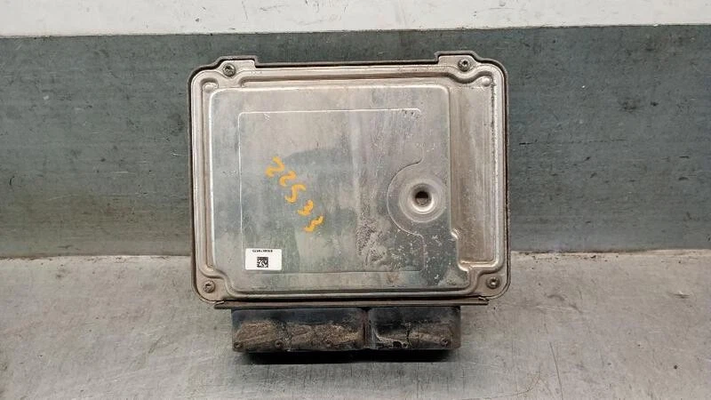 55565527 Engine Control Unit for SAAB 9-3 STATION WAGON (E50) 1.9 TID 2005 5470826 - Image 2 of 4