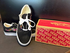 VANS Old Skool Embroidered Floral Low Top Lace-Up Sneakers Black/True White