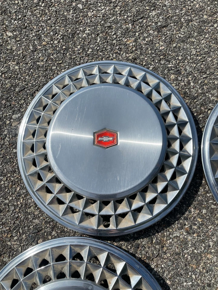 Tapacubos originales Chevy Malibu El Camino 1981 a 1984 14 pulgadas cubiertas de rueda Foto 2 de 4