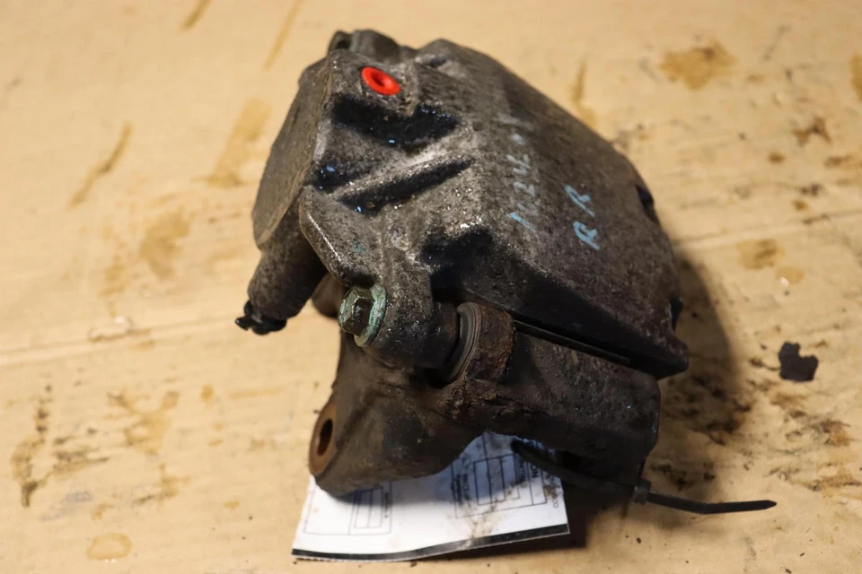 Pinza de freno trasera derecha Chevy Tahoe/GMC YUKON 2007-2020 OEM Foto 3 de 4