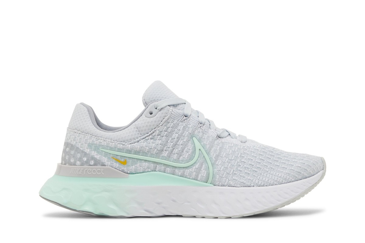 women's running shoe nike react infinity run flyknit 2