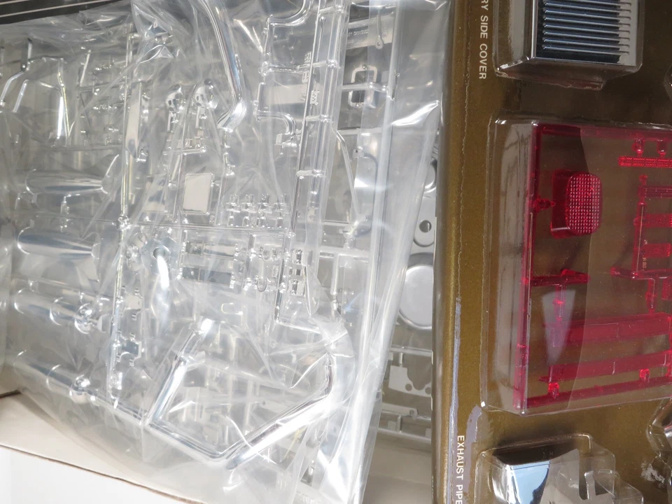 1:6 Tamiya Harley Davidson FLH Classic Bausatz  - Bild 4 von 4