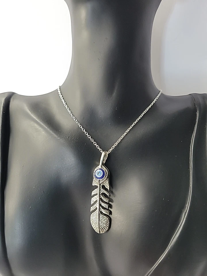 Pingente de colar vintage tom prata pena pedra azul fantasia joia - Imagem 2 de 4