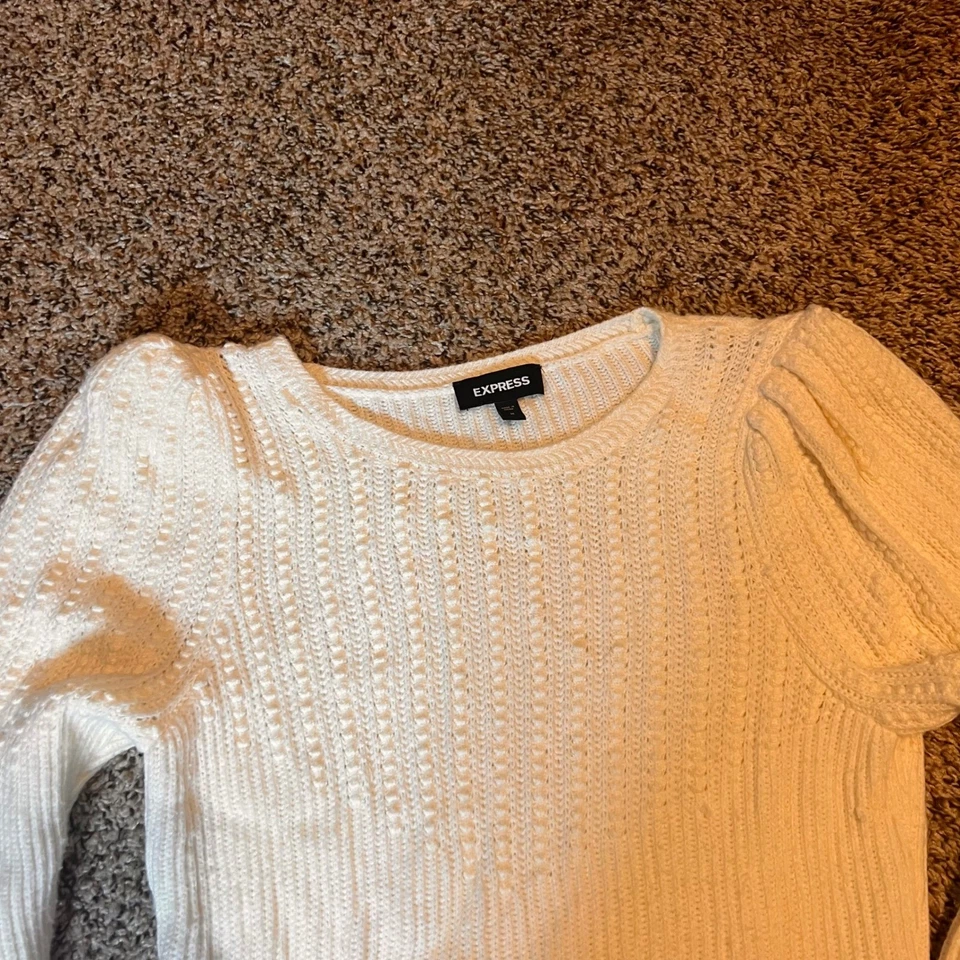 Suéter tejido texturizado manga abullonada blanco Express para mujer talla M Foto 2 de 4