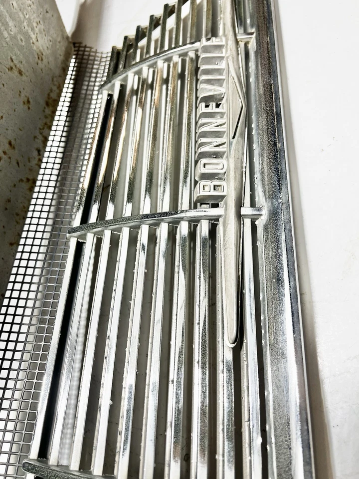 1961 Pontiac передняя решетка Bonneville Catalina, Ventura слева от водителя - Изображение 4 из 4