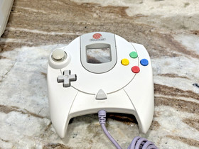 SEGA Dreamcast w/ Controllers & VMU's - MODED - Noctua Fan, Battery, and LED!