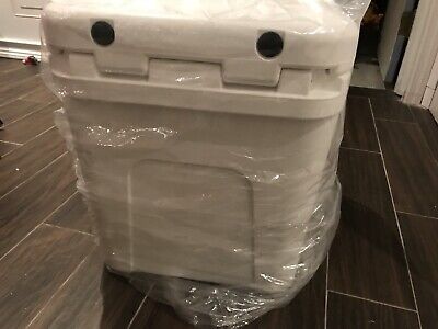 Yeti Silo 6 Gallon Water Cooler - White for sale online | eBay Yeti Silo 6 Gallon Water Cooler - White for sale online | eBay