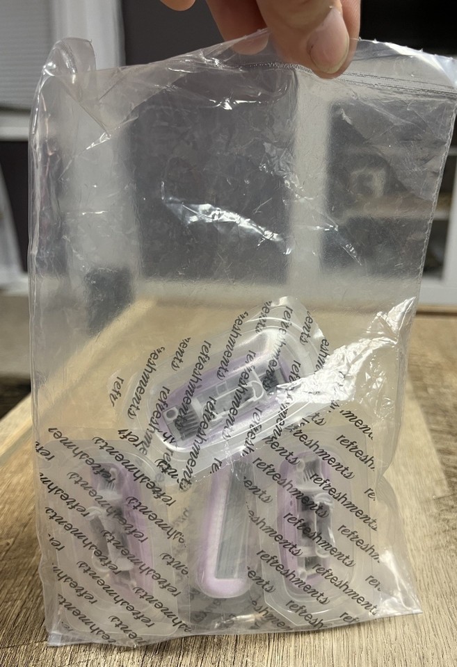 Refreshments Razor Blade Refill Package Contains 4 Cartridges New | eBay