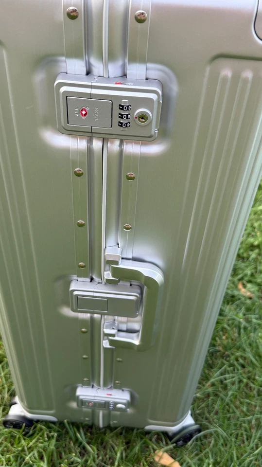 Travelite Next Trolley L 4-Rollen Aluminium silber  77x52x29 Hartschalenkoffer - Bild 4 von 4