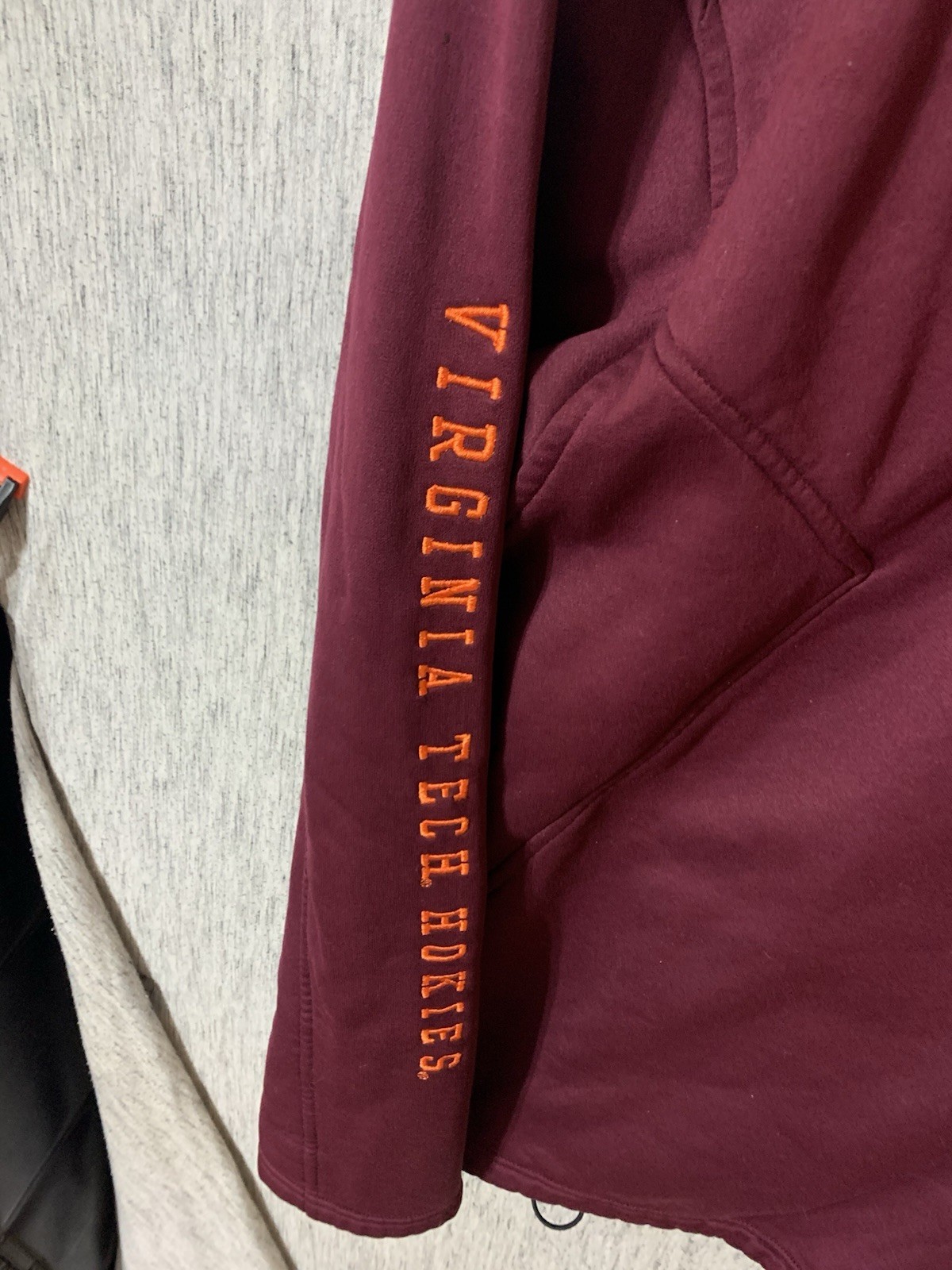 Mens Virginia Tech Hokies Under Armour Jacket Size Medium Loose Fit Full Zip thumbnail 6