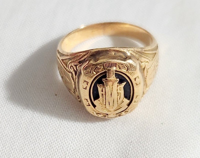 1931 10KT YG CLASS RING SIZE 5.5 WT. 6.5 GRAMS "HMS" GB.CO. BALFORD CO.