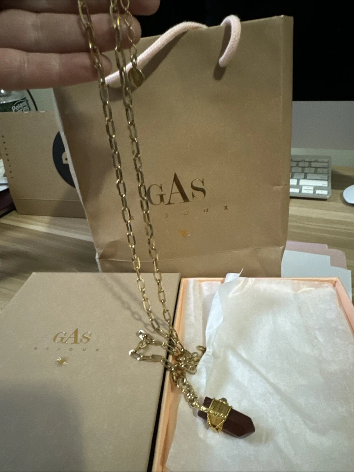 Colar Pingente GAS BIJOUX Gas Aventura Pedra Marrom - Imagem 4 de 4