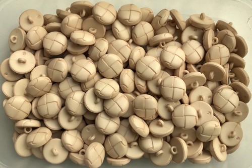 Buttons 20mm 32L Warm Cream Leather Effect Aran Football Shank Button (Q895) - Picture 6 of 24