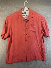 Tommy Bahama men  s size XL Floral short sleeve button up shirt