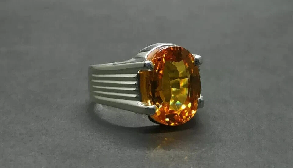 Anillo de compromiso de citrino de corte ovalado de 4,00 quilates enchapado en oro blanco de 14 quilates para hombre Foto 3 de 4