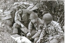 WW II Usa Photo ---  Soldiers In  CAMO Uniform