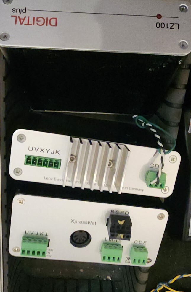 Lenz 100 Professional Digital Command Control Set 2-LH100 1 Lenz 100 Professional Digital Command Control Set 2-LH100 1